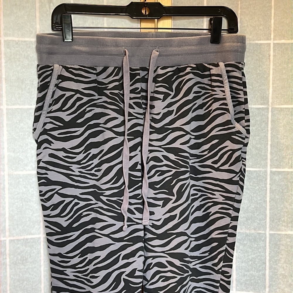 Torrid Slate Grey Zebra Print Drawstring Jogger F… - image 5